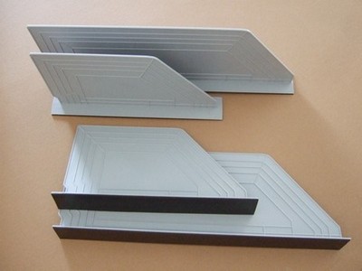 Separatore in plastica con sotto magnete