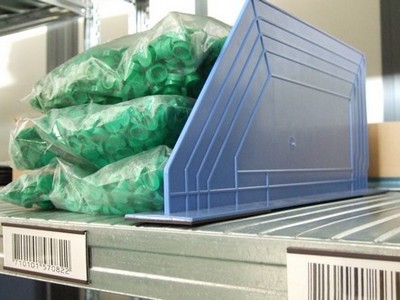 Separatore in plastica con sotto magnete