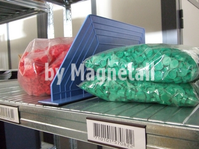 Separatore in plastica con sotto magnete